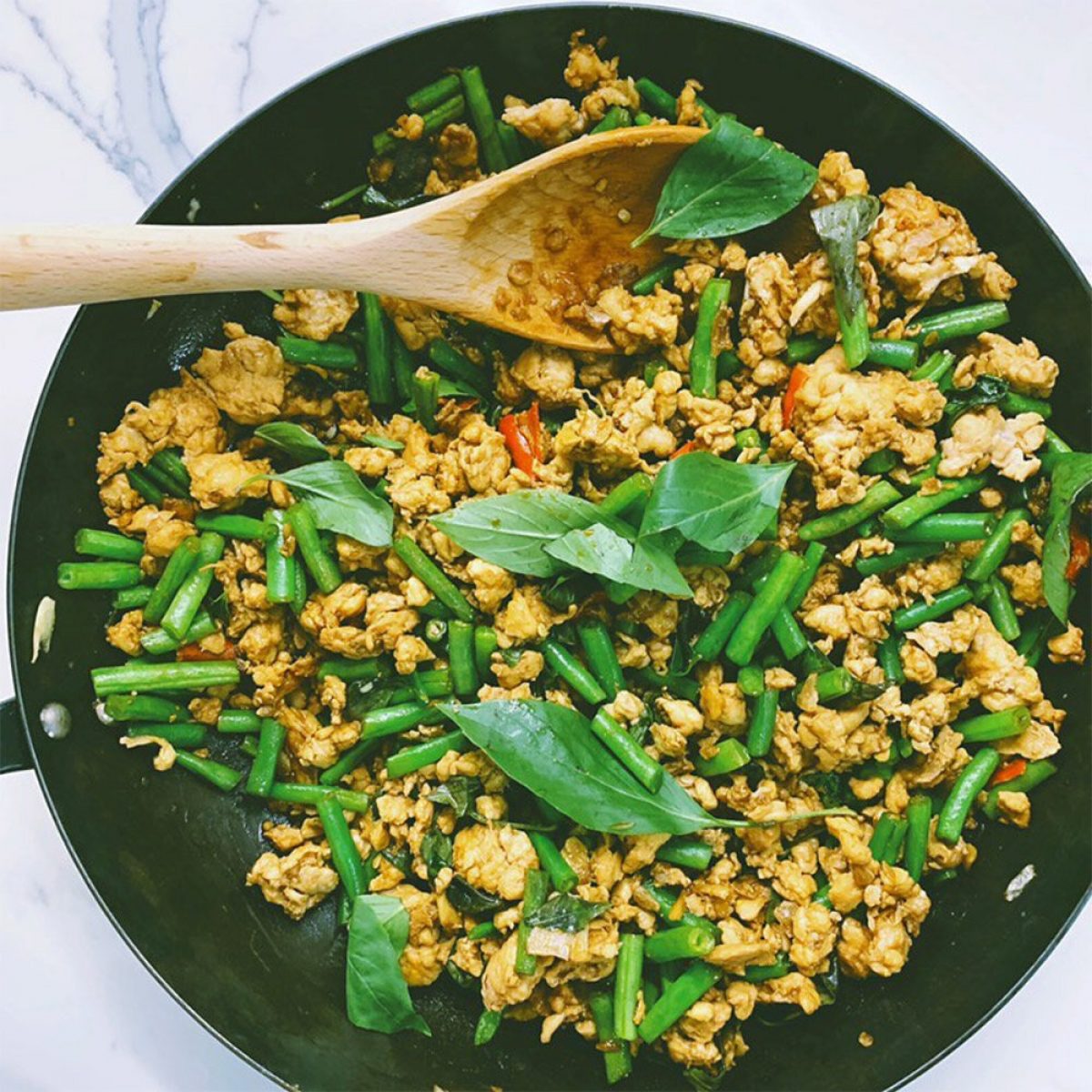 Minced chicken with Thai basil - Recipes 